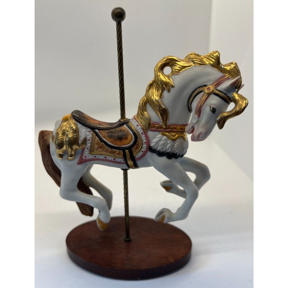 Franklin Mint GOLDEN MANE TREASURY OF CAROUSEL ART Figurine horse white Decor